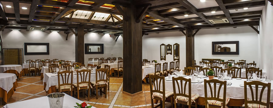 albenzaire restaurante asador comedor 5 Albenzaire - Hotel Rural - Restaurante -Salón de Celebraciones